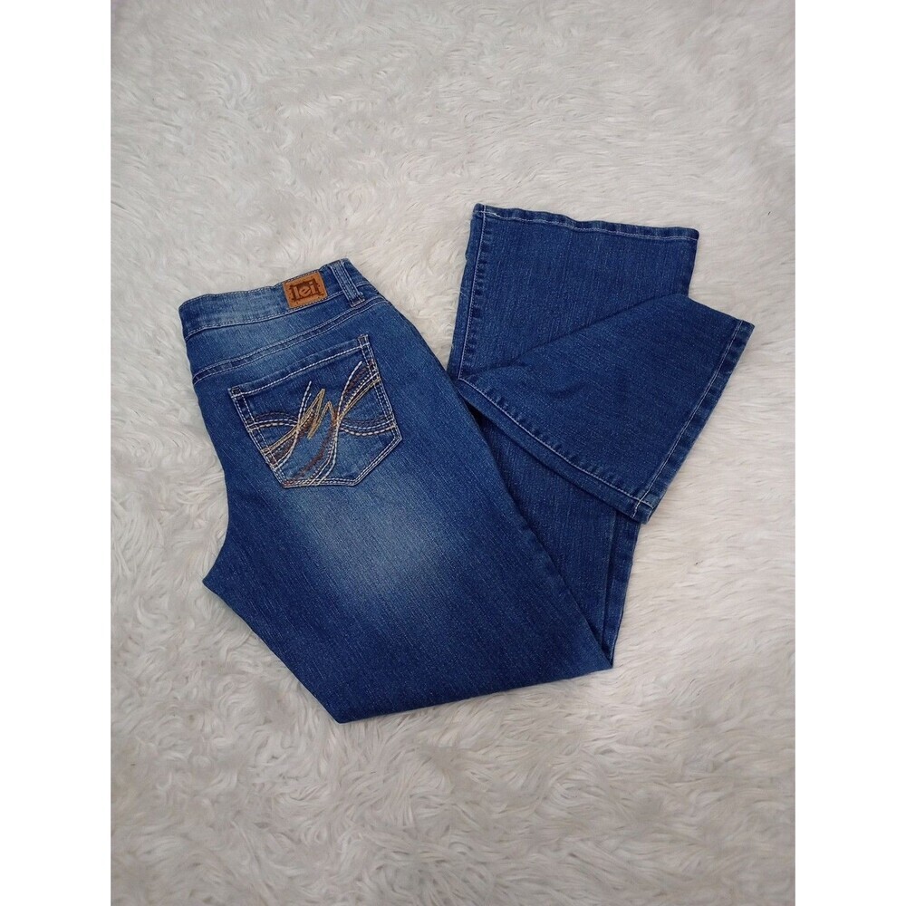 LEI Ashley Low Rise  Women's Bootcut Jeans Size 7 Short Blue Ligh Wash Denim
